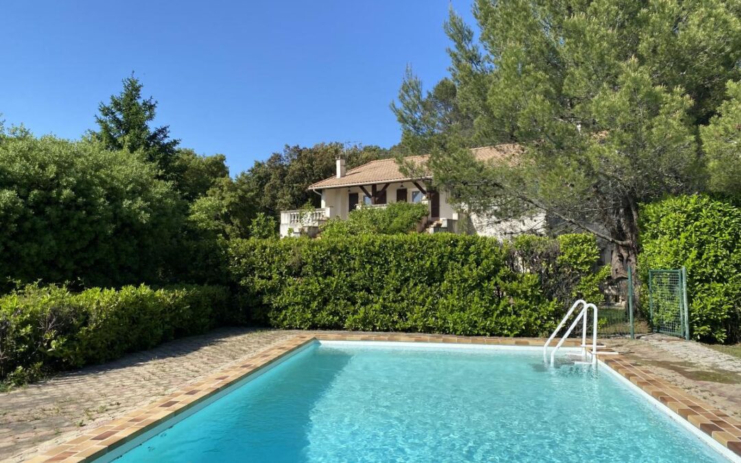 Vente Maison – 7 pièces – 170 m² à Cabrières (30210)
